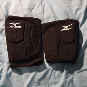 Mizuno Black Volleyball Knee Pads